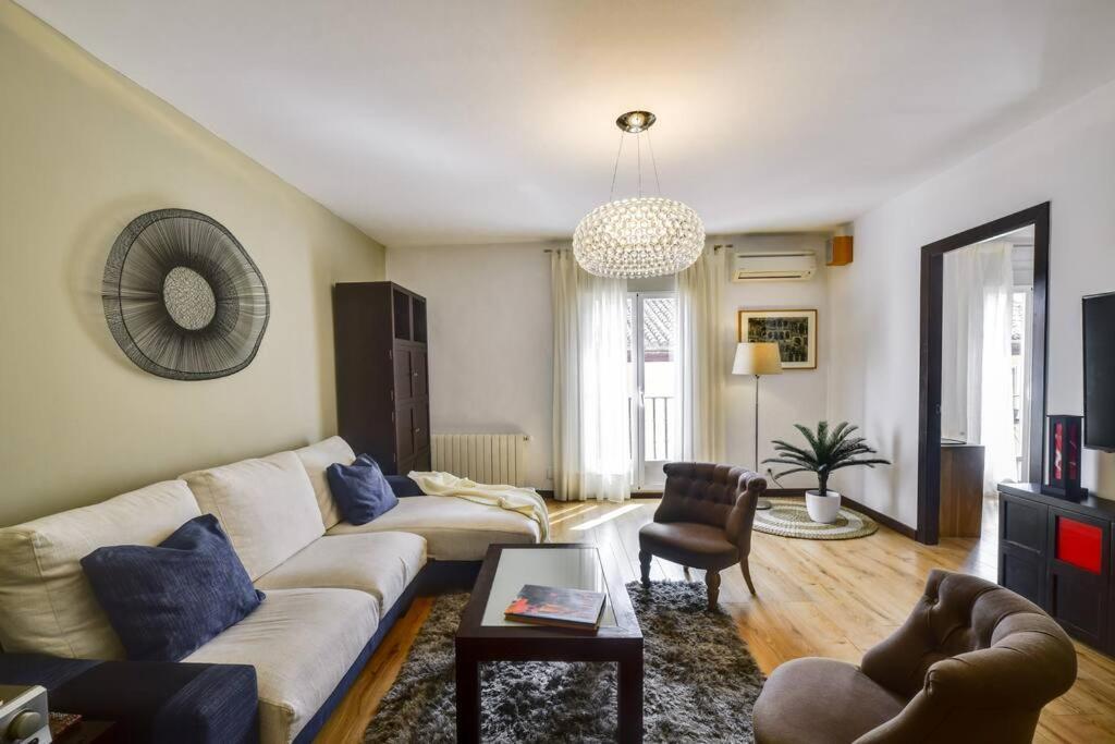 Big Stylish And Modern Apartment In Madrid Centre Exterior foto